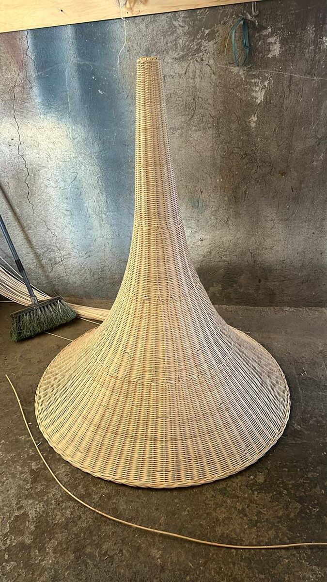 Lámpara Trompeta de rattan