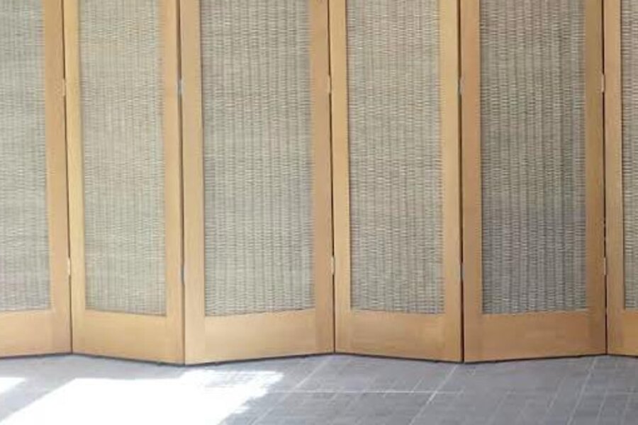 Paneles y biombos tejidos en fibra natural